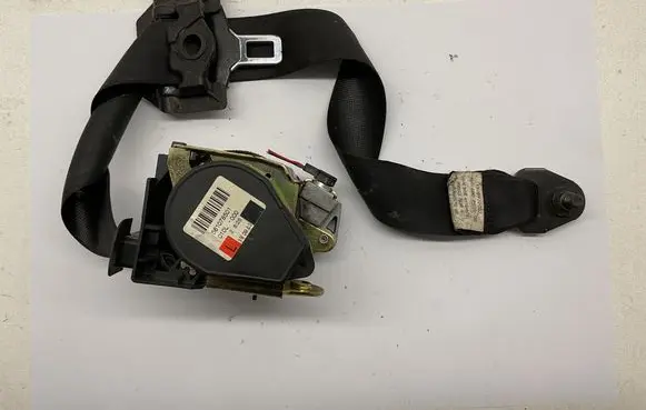 BMW 7 E65 E66 Front seatbelt 561078501 010L000 2826