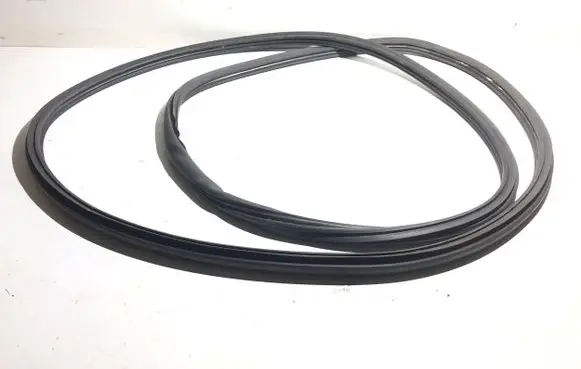 Porsche Cayenne (9PA) Rubber seal front door (on door) 7L0837911E 95553791102