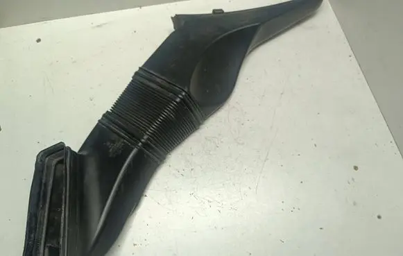 Volkswagen PASSAT B5.5 Air intake duct part 3B0129565 3B0129617D