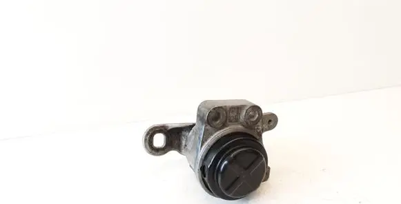 Ford Mondeo Mk III Engine mount bracket 2S716F012AD