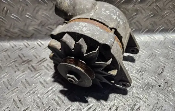 BMW 7 E32 Generator/alternator 0120469775
