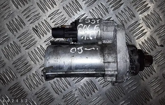 Volkswagen Golf VI Starter motor 32735N