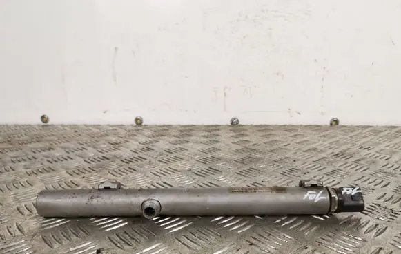 Chrysler 300 - 300C Fuel main line pipe A6420702695001 A0061533328