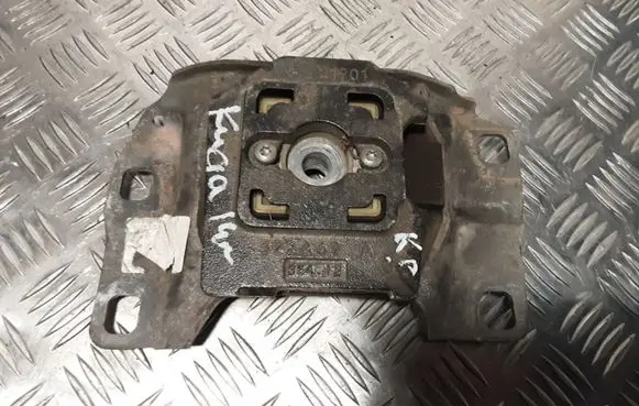 Ford Kuga II Engine mount bracket