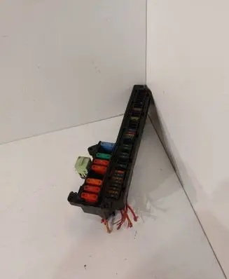 BMW 5 E60 E61 Fuse module 6957330 189170661710