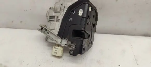 Audi A4 S4 B7 8E 8H Front door lock 8E1837016AA