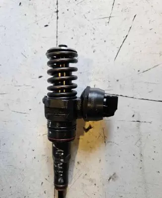 Volkswagen Sharan Fuel injector 038130073AK