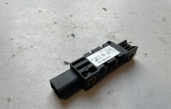 Audi A6 S6 C5 4B Airbag deployment crash/impact sensor 4B0959643C