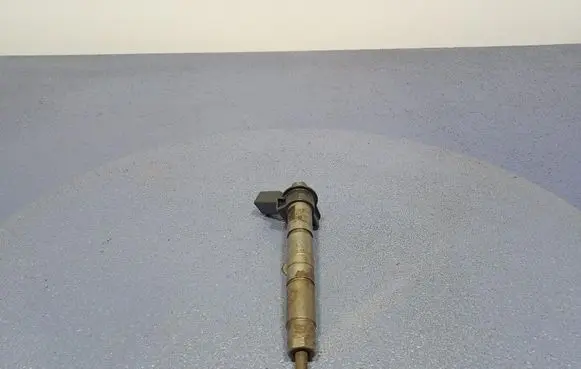 BMW 7 F01 F02 F03 F04 Fuel injector 7805428