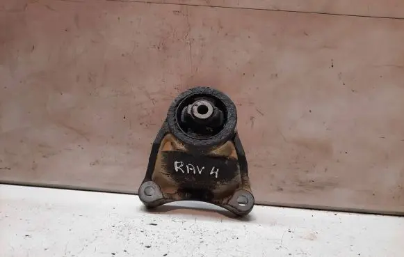 Toyota RAV 4 (XA30) Rear differential mounting bracket 
