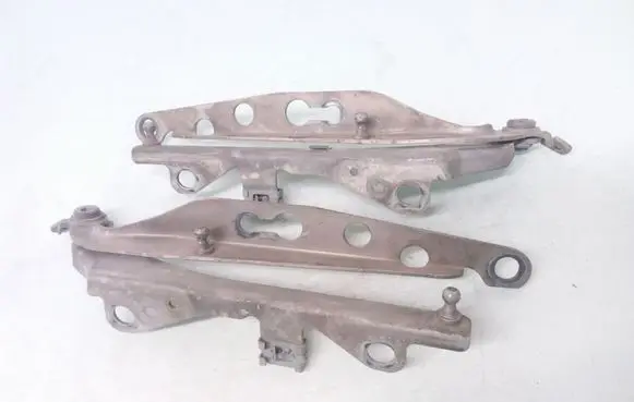 Volvo XC70 Engine bonnet/hood hinges
