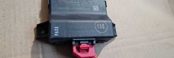 Audi A4 S4 B8 8K Gateway control module 8R0907468A