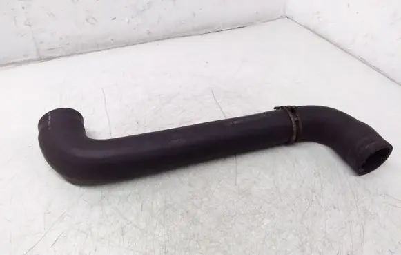Mercedes-Benz Vito Viano W639 Engine coolant pipe/hose A6395014382
