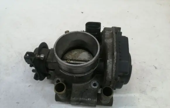 Audi A4 S4 B5 8D Throttle valve 058133063H