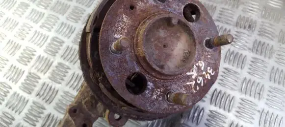 Rear wheel hub
