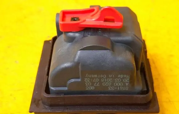 Fuel tank cap lock