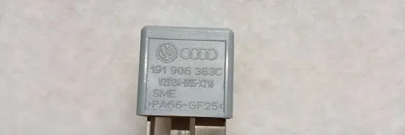 Audi A6 S6 C5 4B Other relay 191906383C PA66GF25 V23134B55X216