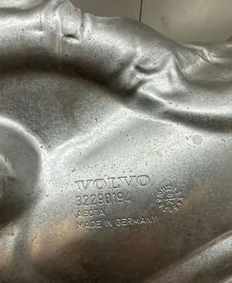 Volvo XC60 Heat shield in engine bay 32290194