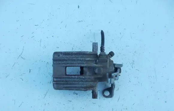Volkswagen Golf IV Rear brake caliper