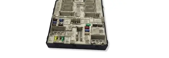 Renault Kangoo II Fuse module 284B61912R 1071659716 USM2010