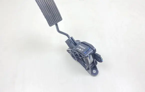 Honda CR-V Accelerator throttle pedal JM14BJ30010008927