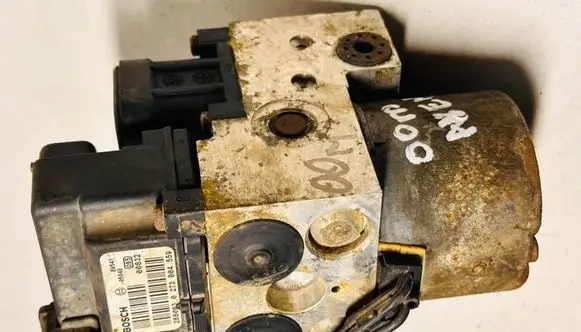 Toyota Avensis T220 ABS Pump 05040 288063 0273004559