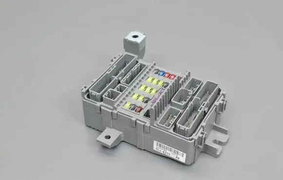 Honda Accord Fuse module TL4E311FH TL4E311