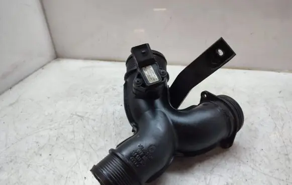 Audi Q7 4L Intercooler hose/pipe 4L0145795