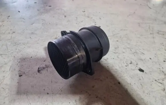 Volkswagen PASSAT B6 Mass air flow meter 03G906461