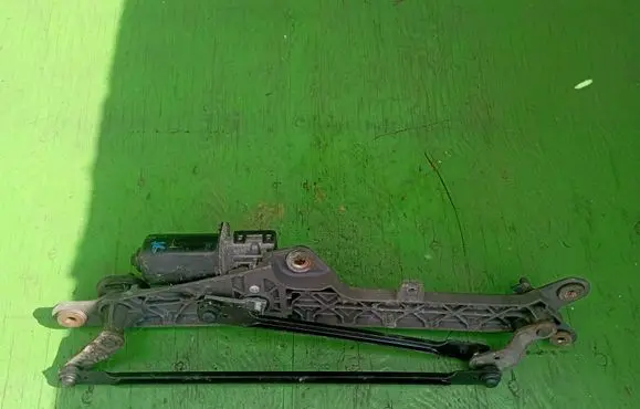 Front wiper linkage and motor