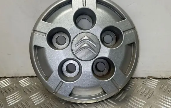 Citroen Jumper R15 wheel hub/cap/trim B985