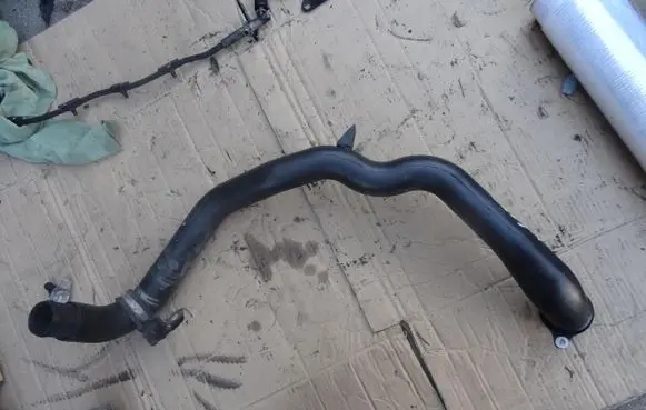 Opel Corsa D Intercooler hose/pipe 2003933
