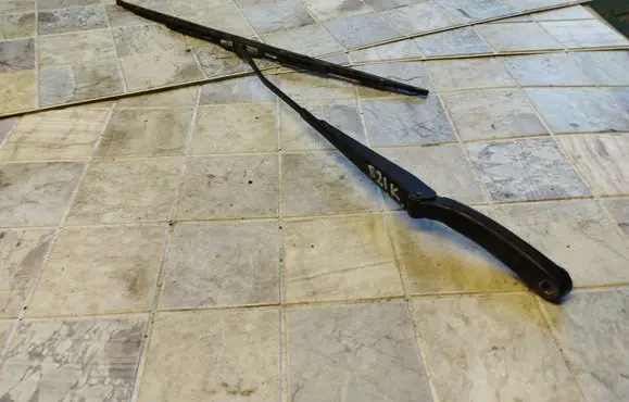 Citroen Berlingo Windshield/front glass wiper blade 9621014680