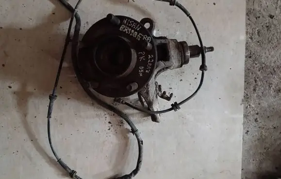 Nissan Primera Front wheel hub