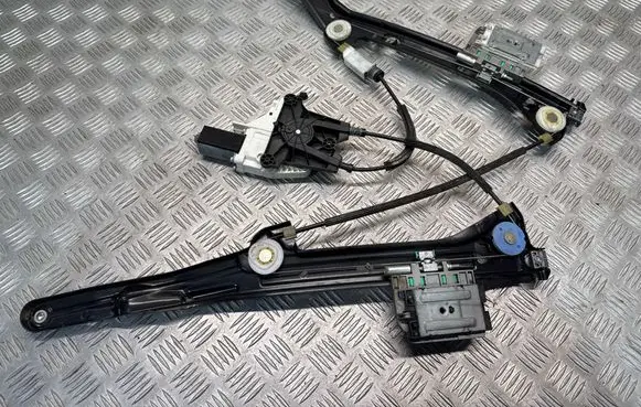 Audi A5 Sportback 8TA Rear door window regulator with motor 8T8839462C