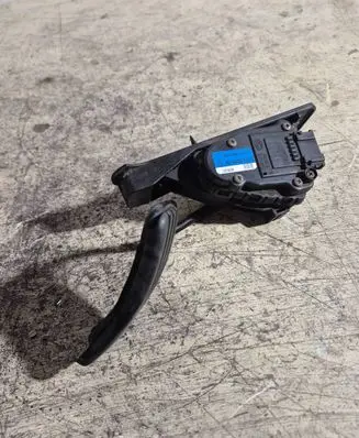 Renault Espace - Grand espace IV Accelerator throttle pedal 8200007513 6PV00811918