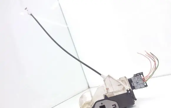 Peugeot Partner Tailgate/trunk/boot lock/catch/latch PSA828418 A01863