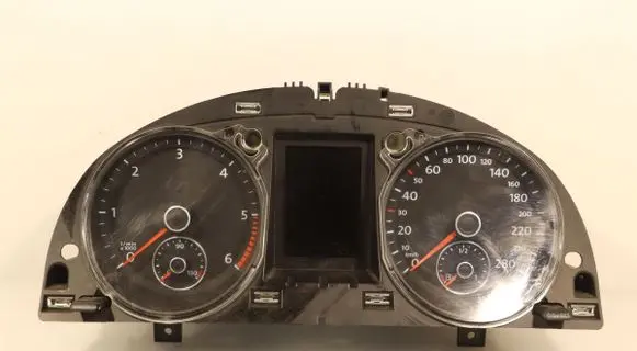 Volkswagen PASSAT CC Clock 3C8920870A