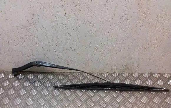 Subaru Legacy Windshield/front glass wiper blade Z7414 A6692