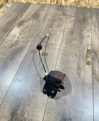 Mercedes-Benz CLS C219 Loading door lock A1717500085 A1717500185