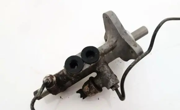 Mercedes-Benz C W203 Master brake cylinder