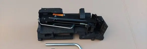 Audi Q5 SQ5 Tool set 