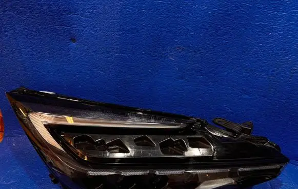 Toyota C-HR II Headlight/headlamp 81110F424000