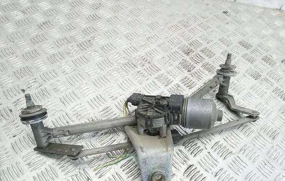 Front wiper linkage and motor