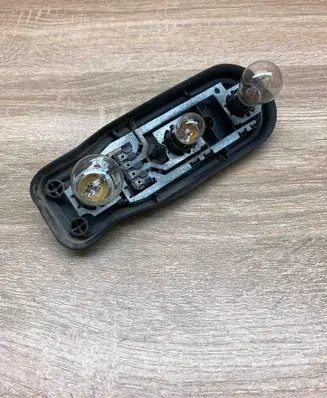 BMW 5 E39 Tail light bulb cover holder 8371324