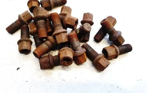 Mazda 3 II Nuts/bolts 