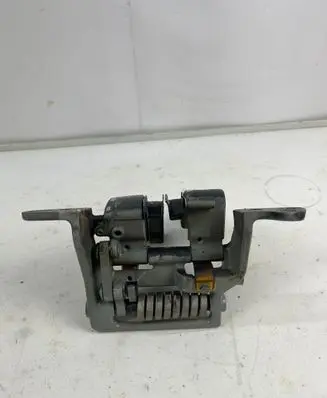 BMW 5 E60 E61 Tailgate/trunk/boot hinge 7061384