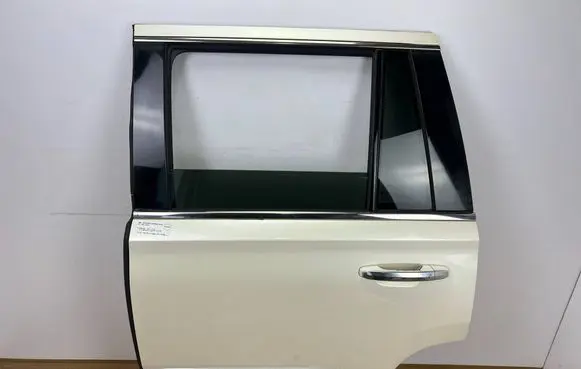Cadillac Escalade IV Rear door DRZWILTESCALADE