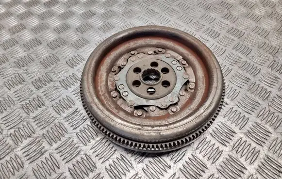 Volkswagen PASSAT B7 Flywheel 03L105266DE