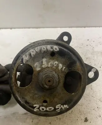 Nissan Navara D22 Power steering pump